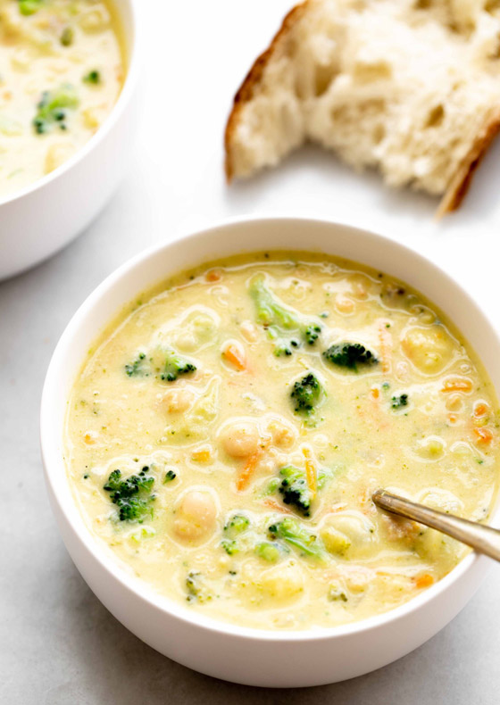 إليكم طريقة تحضير شوربة البروكلي والجزر بالكريمة الصحية والشهية صورة رقم 5 إليكم طريقة تحضير شوربة البروكلي والجزر بالكريمة الصحية والشهية صورة رقم 5