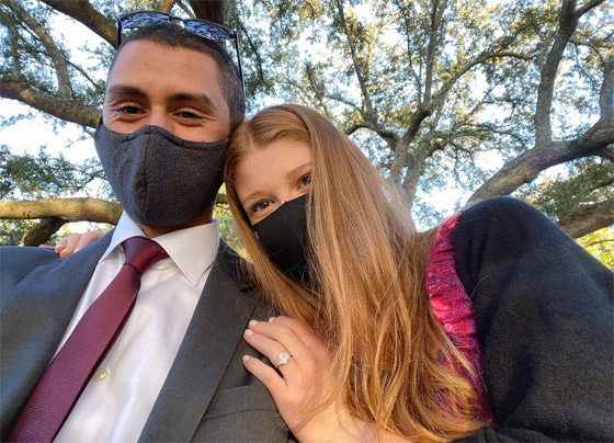 دار أزياء شهيرة تحقق أحلام جينيفر غيتس: صنعت لها فستانا رائعا لزفافها صورة رقم 16