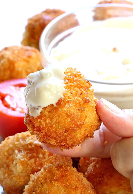 إليكم وصفة كرات الدجاج مع صلصة الجبنة الزرقاء الأطيب على الغداء صورة رقم 6