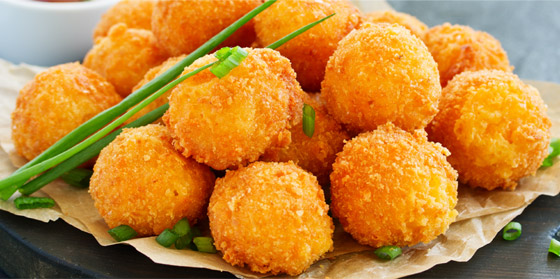 إليكم وصفة كرات الدجاج مع صلصة الجبنة الزرقاء الأطيب على الغداء صورة رقم 8