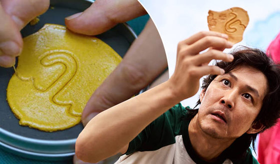 بدون فرن وخلال ربع ساعة فقط.. هكذا تحضر بسكويت لعبة الحبار الشهير صورة رقم 1