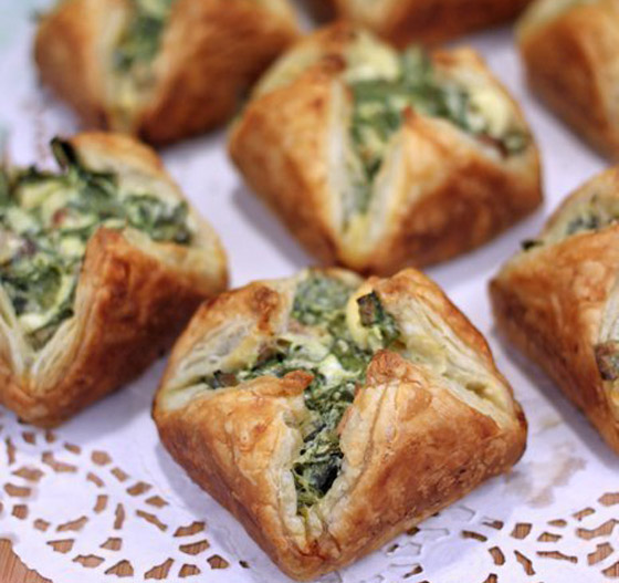 إليكم طريقة تحضير فطيرة السبانخ بالجبن السهلة والشهية صورة رقم 7