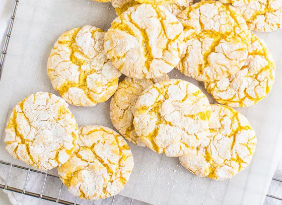 لعشاق الليمون.. إليكم طريقة تحضير الكرينكل كوكيز الشهية والطيبة صورة رقم 1