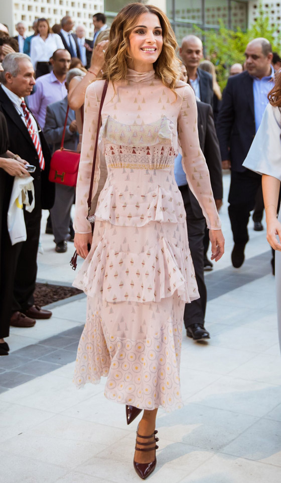 كشف سر دايت الملكة رانيا.. رشاقتها تلفت الأنظار فما هو الريجيم الذي اختارته؟ صور صورة رقم 6