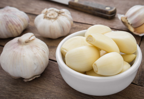 رغم الفوائد الكثيرة: متى يكون تناول الثوم والعسل والزنجبيل مضرا لصحتك؟ صورة رقم 1