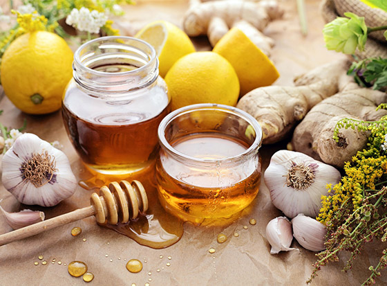 رغم الفوائد الكثيرة: متى يكون تناول الثوم والعسل والزنجبيل مضرا لصحتك؟ صورة رقم 4