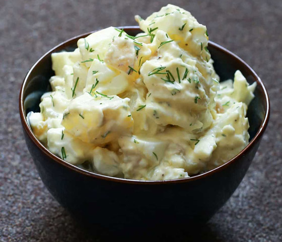 إليكم طريقة تحضير سلطة البطاطس بالبيض المسلوق والمايونيز الشهية صورة رقم 6