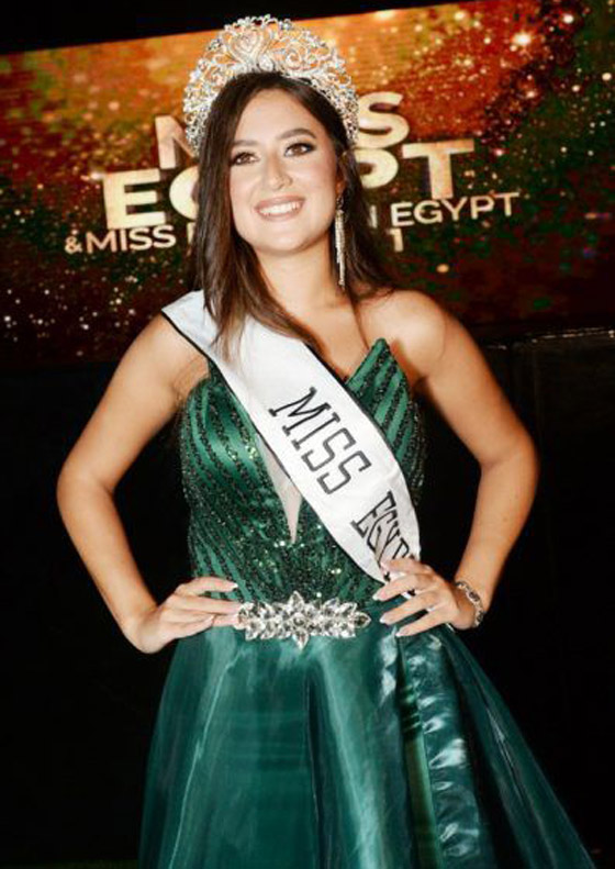 فيديو: ملكة جمال مصر تفاجئ الجميع وتمسح الماكياج عن وجهها على الهواء صورة رقم 19