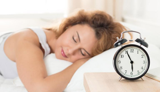 لا قبلها ولا بعدها.. ساعة واحدة مناسبة للنوم ليلا صورة رقم 2