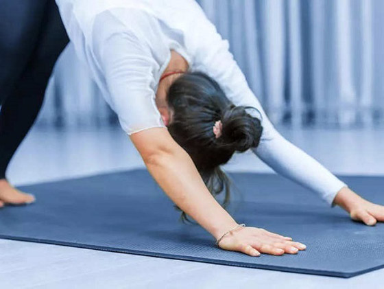 أفضل تمارين يوغا للتخلص من مشاكل الشعر صورة رقم 2