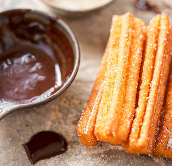 إليكم طريقة تحضير حلى الشوروز المميزة بالمذاق السحري صورة رقم 5