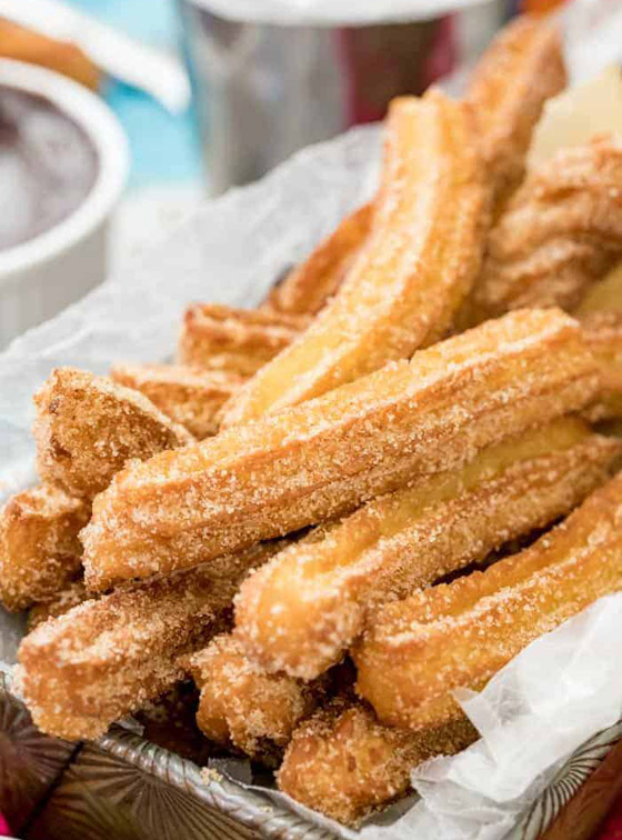 إليكم طريقة تحضير حلى الشوروز المميزة بالمذاق السحري صورة رقم 9