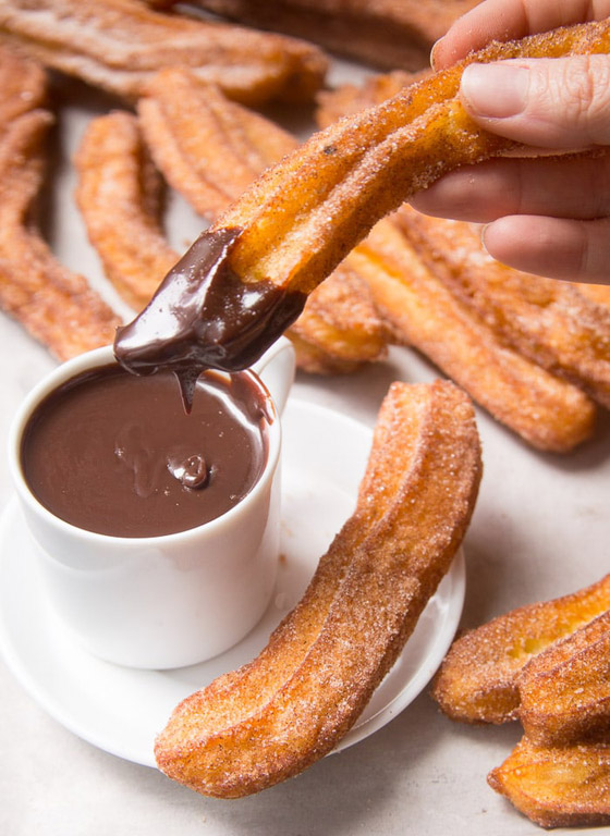 إليكم طريقة تحضير حلى الشوروز المميزة بالمذاق السحري صورة رقم 10