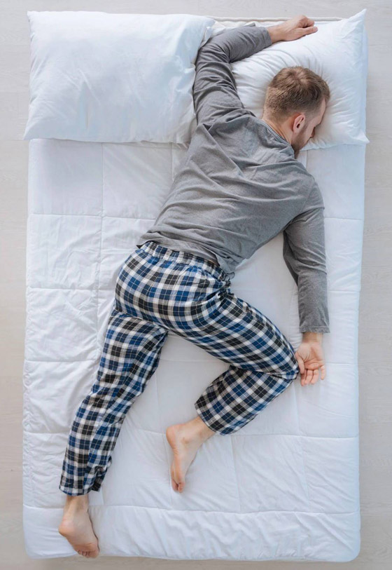 لكل وضعية حسناتها وسيئاتها ولكن وضعية النوم هذه هي الأسوأ للصحة! صورة رقم 1