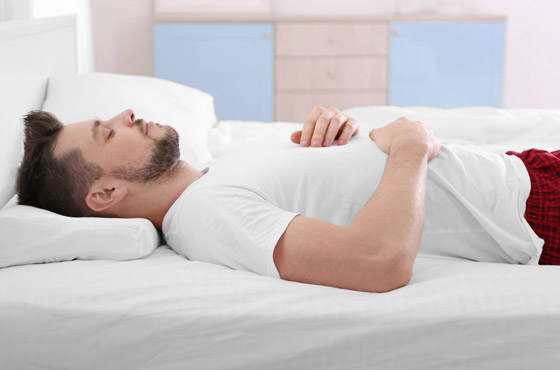 لكل وضعية حسناتها وسيئاتها ولكن وضعية النوم هذه هي الأسوأ للصحة! صورة رقم 3