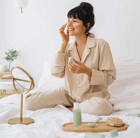 11 نصيحة مقدمة من أطباء الجلدية للحصول على بشرة صحية ومتوهجة صورة رقم 3