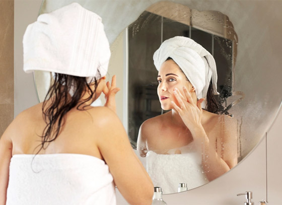 11 نصيحة مقدمة من أطباء الجلدية للحصول على بشرة صحية ومتوهجة صورة رقم 7