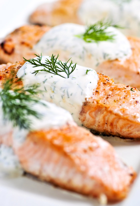 إليكم طريقة تحضير السلمون بصلصة الشبت الشهي والمميز صورة رقم 3