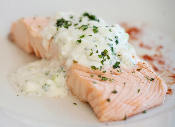 إليكم طريقة تحضير السلمون بصلصة الشبت الشهي والمميز صورة رقم 7