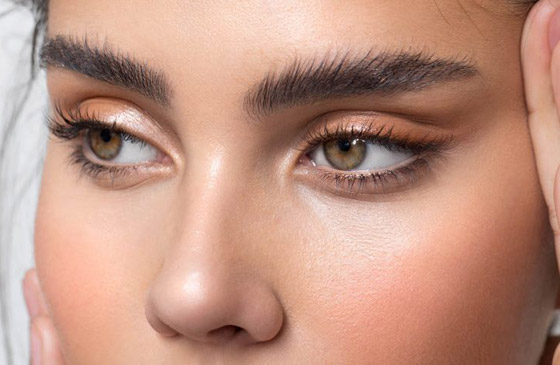 رفع الحواجب: أحدث صيحات 2021 التجميلية صورة رقم 9