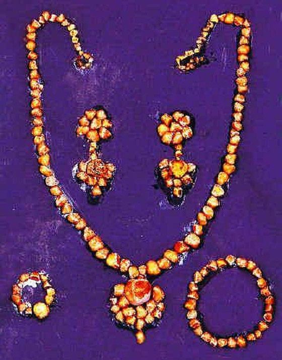 صور: مجوهرات غريبة ومثيرة للاشمئزاز ستغير تفكيركم فيها كزينة صورة رقم 7