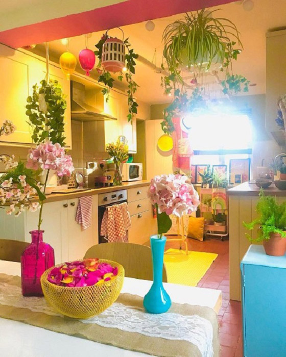 تستثمر الأشياء المستعملة في تحويل منزلها إلى منزل مثالي صورة رقم 3