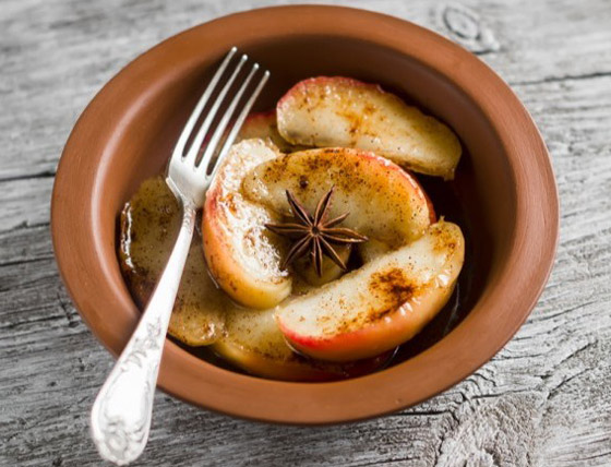 إليكم طريقة تحضير رقائق التفاح بالقرفة الخفيفة للدايت صورة رقم 1 إليكم طريقة تحضير رقائق التفاح بالقرفة الخفيفة للدايت صورة رقم 1