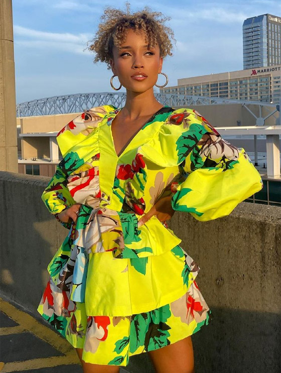 شابة سمراء تفوز بلقب ملكة جمال أمريكا.. جذبت الأنظار بجمالها وثقافتها صورة رقم 28