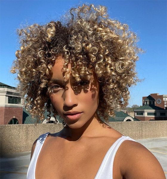 شابة سمراء تفوز بلقب ملكة جمال أمريكا.. جذبت الأنظار بجمالها وثقافتها صورة رقم 31