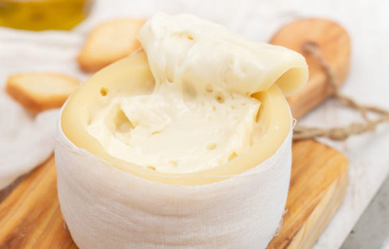 من إيطاليا إلى اليونان.. إليكم قائمة بألذ وأشهى أنواع الأجبان في أوروبا صورة رقم 3