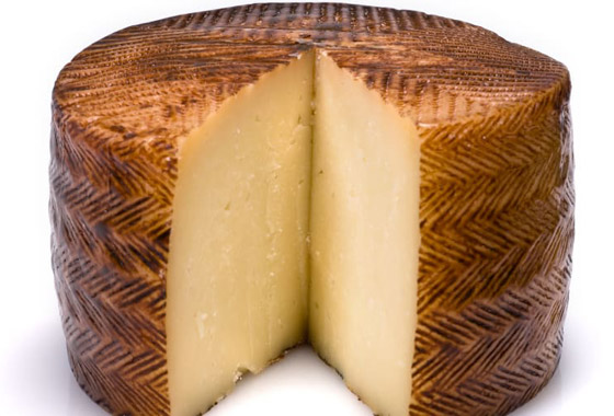 من إيطاليا إلى اليونان.. إليكم قائمة بألذ وأشهى أنواع الأجبان في أوروبا صورة رقم 6