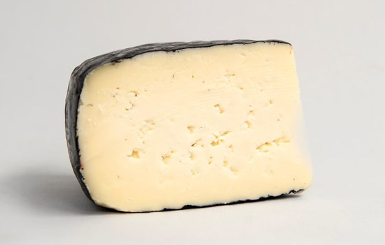 من إيطاليا إلى اليونان.. إليكم قائمة بألذ وأشهى أنواع الأجبان في أوروبا صورة رقم 9