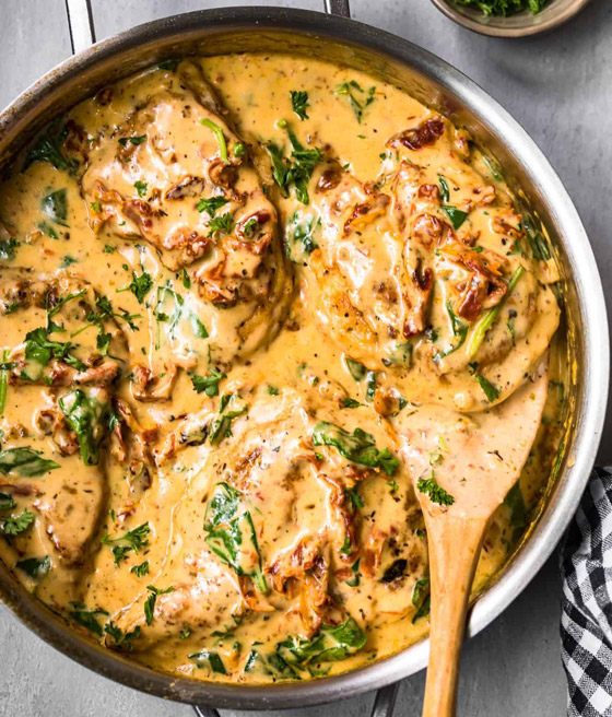 طريقة تحضير دجاج توسكان بالكريمة: طبق شهي من المطبخ الإيطالي صورة رقم 4