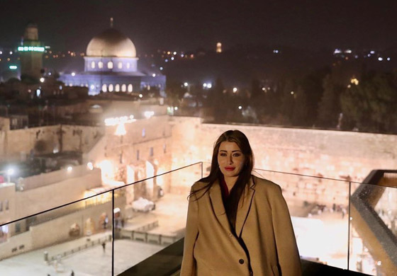 ملكة جمال العراق سارة عيدان على حائط المبكى: 