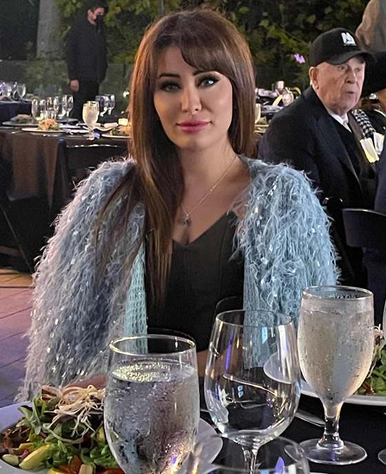 ملكة جمال العراق سارة عيدان على حائط المبكى: 