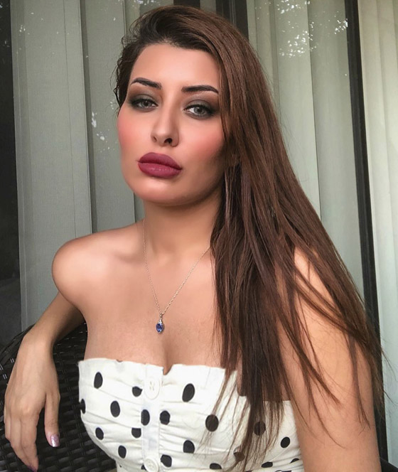 ملكة جمال العراق سارة عيدان على حائط المبكى: 