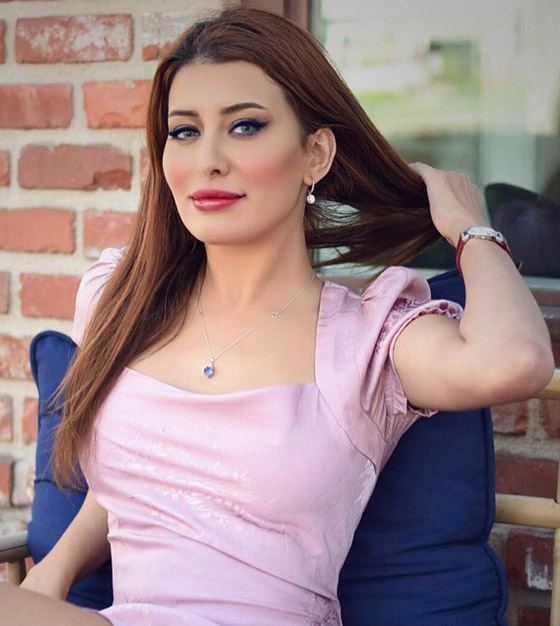 ملكة جمال العراق سارة عيدان على حائط المبكى: 