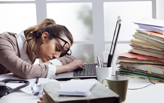 تشعر بالنعاس أثناء العمل؟.. إليك نصائح للتغلب على تعب بعد الظهيرة صورة رقم 3 تشعر بالنعاس أثناء العمل؟.. إليك نصائح للتغلب على تعب بعد الظهيرة صورة رقم 3