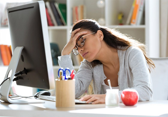 تشعر بالنعاس أثناء العمل؟.. إليك نصائح للتغلب على تعب بعد الظهيرة صورة رقم 2 تشعر بالنعاس أثناء العمل؟.. إليك نصائح للتغلب على تعب بعد الظهيرة صورة رقم 2