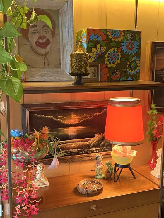 صور:تحول منزلها الجديد إلى ملاذ مستوحى من السبعينات صورة رقم 3