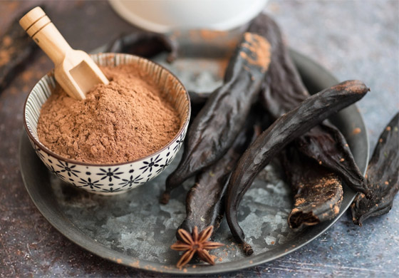 غني بالفيتامينات والمعادن المهمة للجسم.. إليكم فوائد الخروب الصحية المذهلة صورة رقم 1