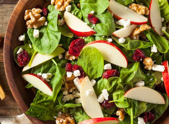 إليكم طريقة تحضير سلطة التوت البري لعيد الميلاد.. ولا أطيب! صورة رقم 1