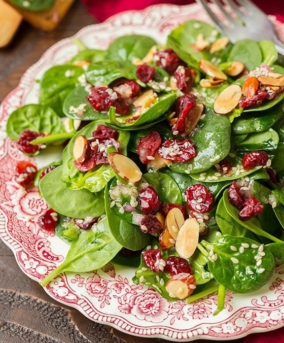 إليكم طريقة تحضير سلطة التوت البري لعيد الميلاد.. ولا أطيب! صورة رقم 4