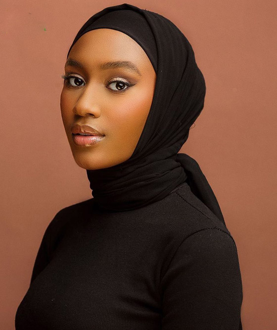 فيديو وصور: أول مسلمة محجبة تفوز بتاج ملكة جمال نيجيريا لأول مرة صورة رقم 2