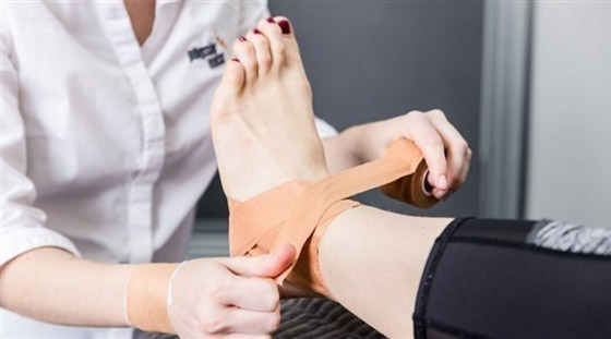 نصائح لعلاج آلام كعب القدمين صورة رقم 1