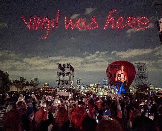 بالصور: محطات أنيقة ولافتة في عالم الموضة باقية في ذاكرة 2021 صورة رقم 8 بالصور: محطات أنيقة ولافتة في عالم الموضة باقية في ذاكرة 2021 صورة رقم 8