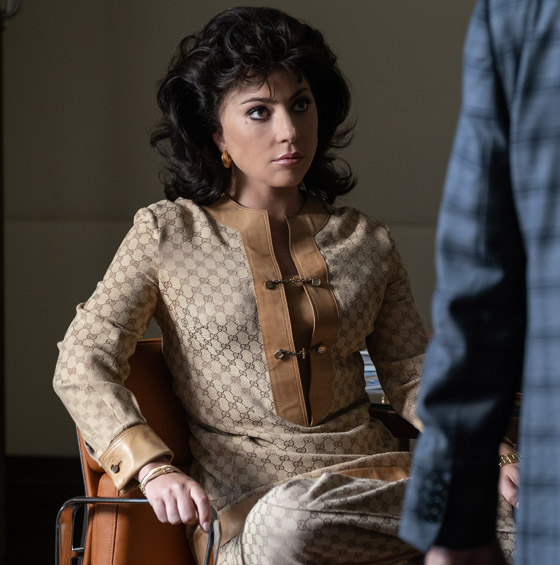 بالصور: محطات أنيقة ولافتة في عالم الموضة باقية في ذاكرة 2021 صورة رقم 9 بالصور: محطات أنيقة ولافتة في عالم الموضة باقية في ذاكرة 2021 صورة رقم 9