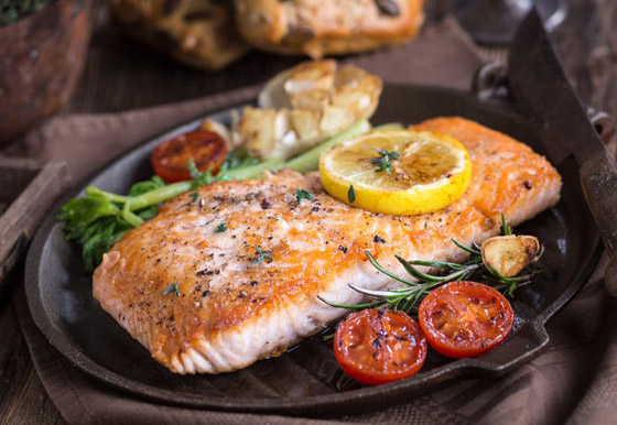 يساعدك على خسارة الوزن.. تعرفوا إلى 9 فوائد مذهلة لسمك السلمون صورة رقم 1