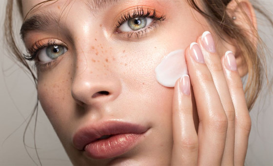 تعرفوا إلى 15 حيلة مدهشة أثبتت فعاليتها لنعومة البشرة صورة رقم 5