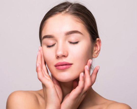 تعرفوا إلى 15 حيلة مدهشة أثبتت فعاليتها لنعومة البشرة صورة رقم 6